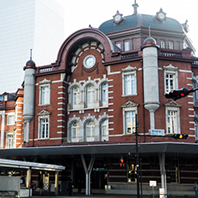 東京駅前